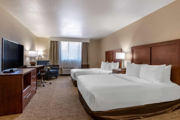 comfort inn & suites coeur d'alene - kamer 2 bed.webp