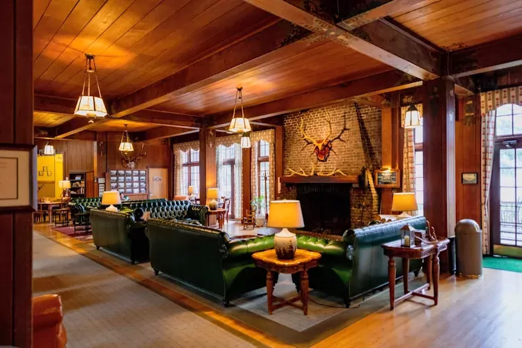 lake quinault lodge - lobby.webp