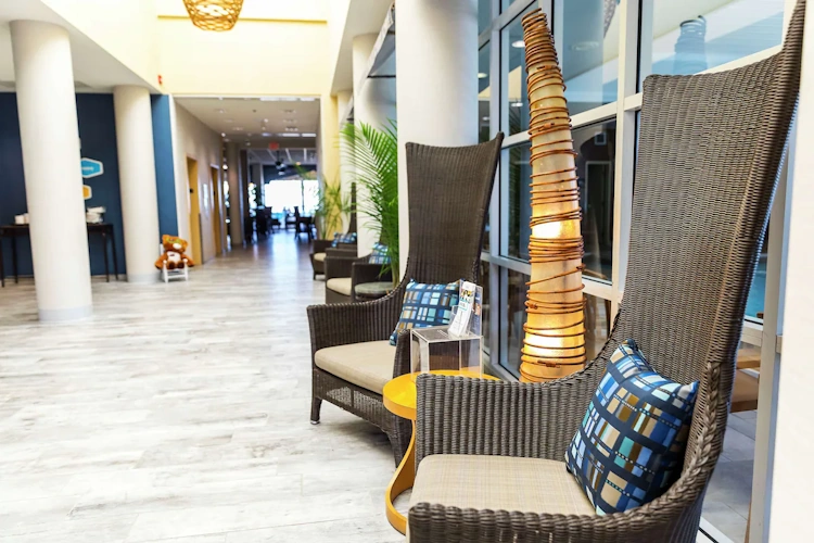 hampton inn virginia beach oceanfront north lobby.webp