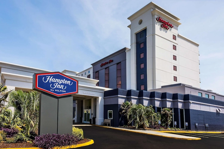 hampton inn virginia beach oceanfront north voorkant.webp