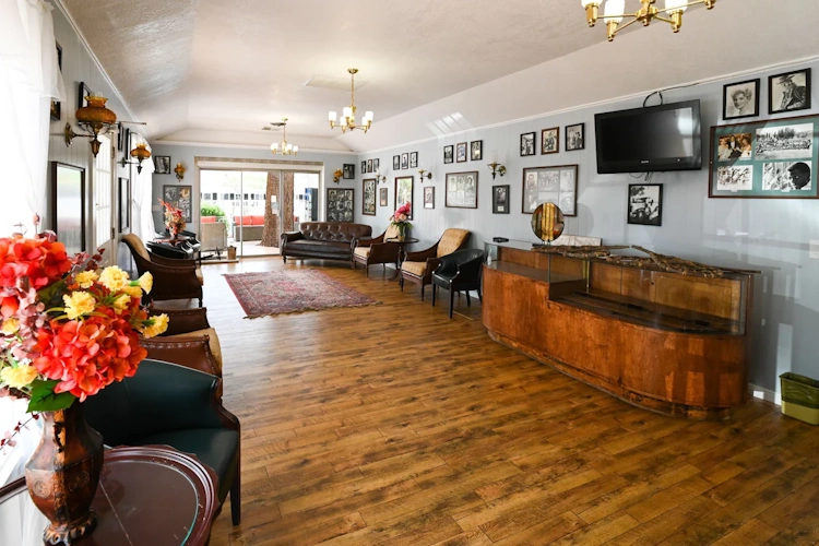 parry lodge lounge.webp