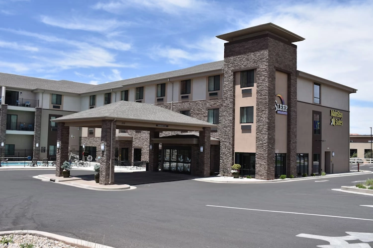 mainstay suites moab near arches national park voorkant.webp