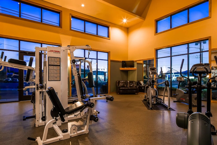 best western windsor inn gym.webp