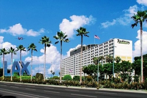 Radisson Hotel at LAX 001