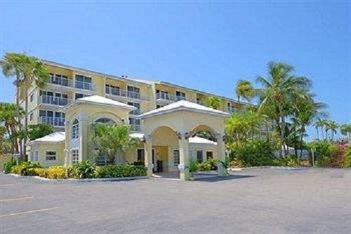 Key West Bayside Inn & Suites building
