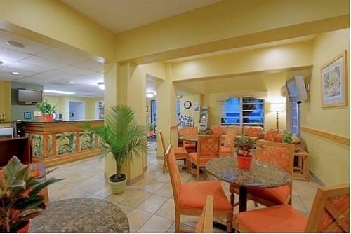 Key West Bayside Inn & Suites lobby