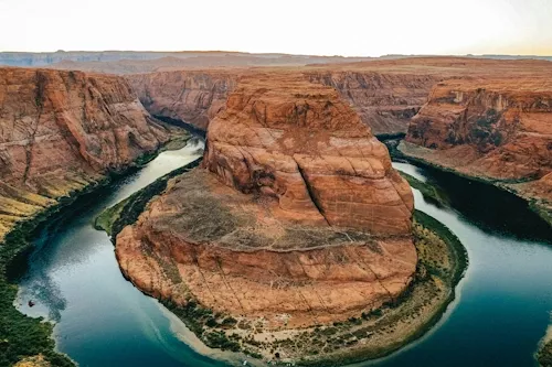 Horseshoe bend - ©sean-lee - unsplash