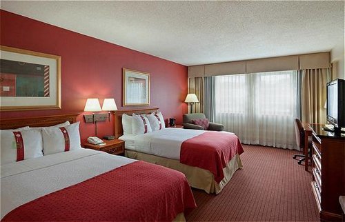 Holiday Inn Boston - Brookline  04.[1]