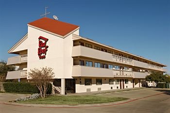 Red Roof Inn Dallas Airport 01.[3]